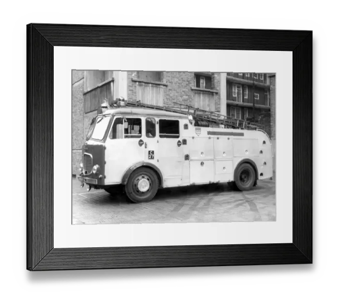 Framed Print : GLC-LFB - Dual purpose pump fire engine Framed Print : GLC-LFB - Dual purpose pump fire engine
