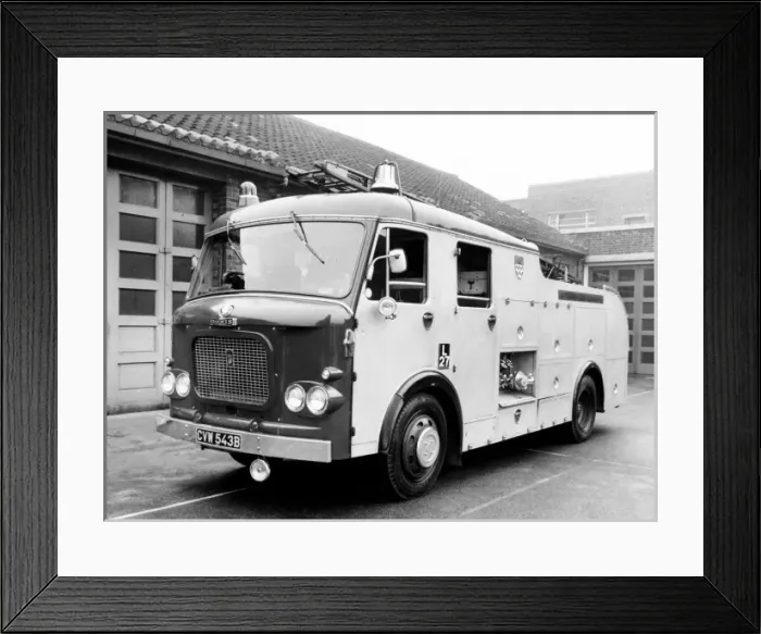 Framed Print : GLC-LFB - Dual purpose pump fire engine Framed Print : GLC-LFB - Dual purpose pump fire engine