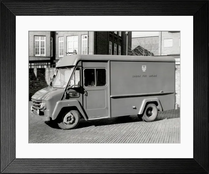 Framed Print : GLC-LFB Breathing apparatus cylinder van Framed Print : GLC-LFB Breathing apparatus cylinder van