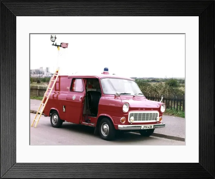 Framed Print : GLC-LFB Breathing Apparatus Control Van (BACV) Framed Print : GLC-LFB Breathing Apparatus Control Van (BACV)
