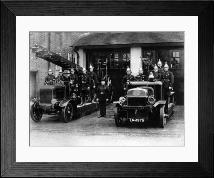 Framed Print : LCC-LFB No1 station Southwark with motorised pumps Framed Print : LCC-LFB No1 station Southwark with motorised pumps