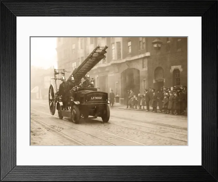 Framed Print : Electric pump escape van, Southwark HQ Framed Print : Electric pump escape van, Southwark HQ