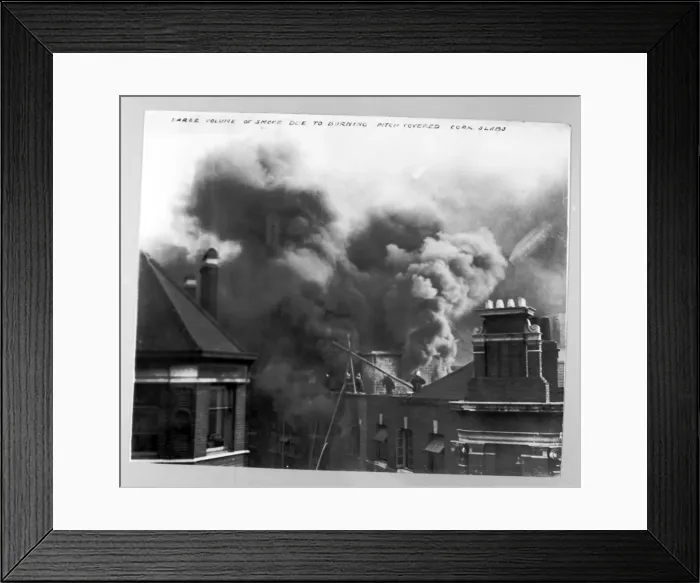 Framed Print : LCC-LFB Serious warehouse roof fire Framed Print : LCC-LFB Serious warehouse roof fire