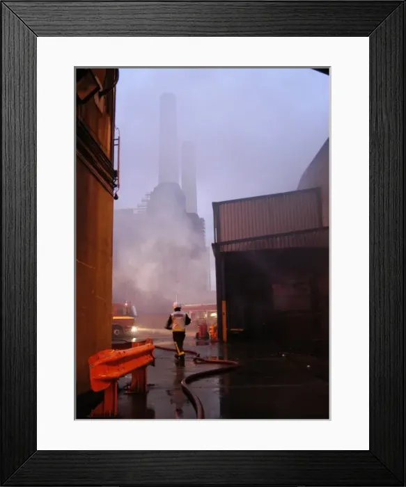 Framed Print : Firefighters at a fire in Battersea Framed Print : Firefighters at a fire in Battersea