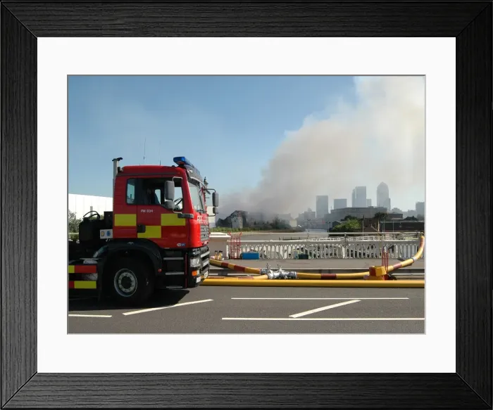 Framed Print : Water drawn from Thames to fight a fire in Bow Framed Print : Water drawn from Thames to fight a fire in Bow