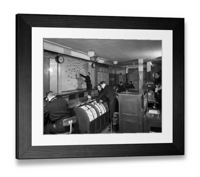 Framed Print : London Fire Brigade Headquarters control room Framed Print : London Fire Brigade Headquarters control room