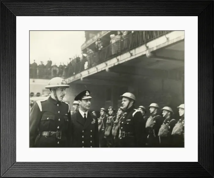 Framed Print : King George VI visiting LFB Headquarters, Lambeth, WW2 Framed Print : King George VI visiting LFB Headquarters, Lambeth, WW2