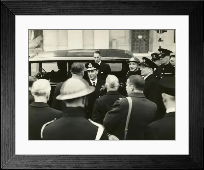 Framed Print : King George VI visiting LFB Headquarters, Lambeth, WW2 Framed Print : King George VI visiting LFB Headquarters, Lambeth, WW2