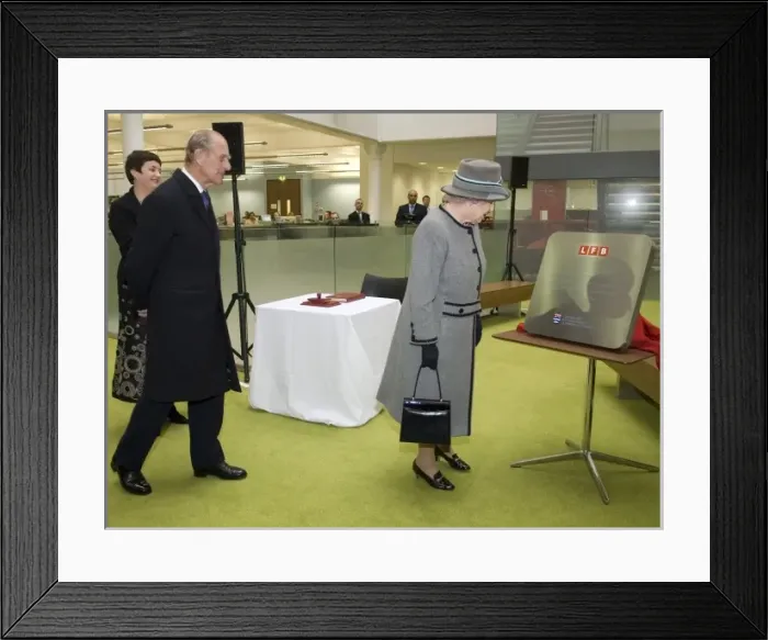 Framed Print : Queen Elizabeth II opening the new LFB Headquarters Framed Print : Queen Elizabeth II opening the new LFB Headquarters