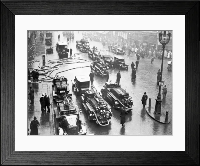 Framed Print : LCC-LFB Daylight Rubber Co fire, Farringdon Road Framed Print : LCC-LFB Daylight Rubber Co fire, Farringdon Road