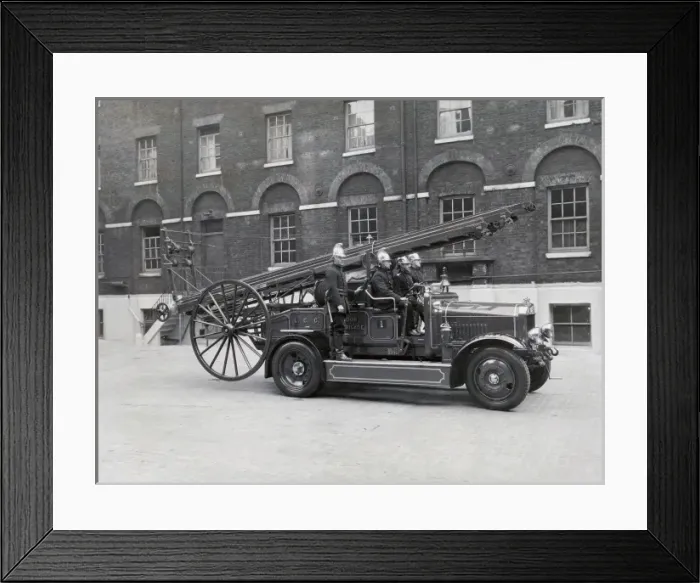 Framed Print : LCC-LFB motorised pump-escape with pneumatic tyres Framed Print : LCC-LFB motorised pump-escape with pneumatic tyres
