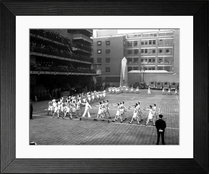 Framed Print : Part Time Competition at the Lambeth HQ Building, WW2 Framed Print : Part Time Competition at the Lambeth HQ Building, WW2