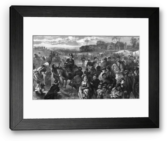 Framed Print : Holidaymakers on Hampstead Heath, London Framed Print : Holidaymakers on Hampstead Heath, London