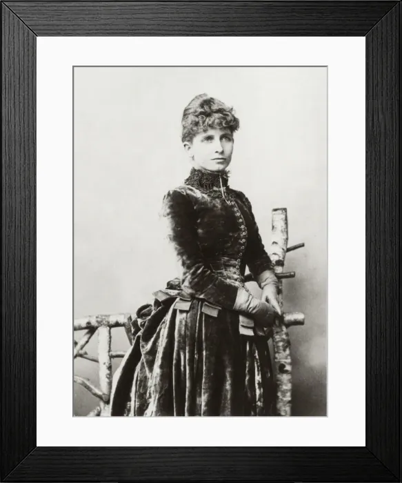 Framed Print : Anna Eva Fay (3) Framed Print : Anna Eva Fay (3)