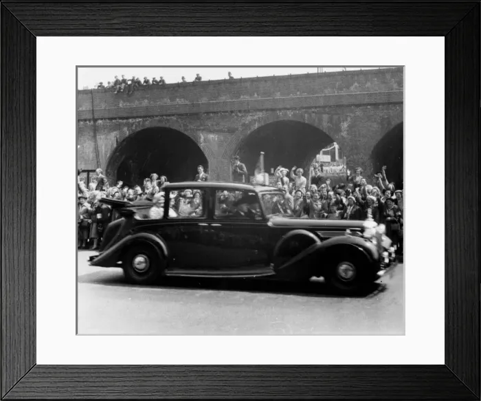 Framed Print : Elizabeth / Q Mother 60S Framed Print : Elizabeth / Q Mother 60S