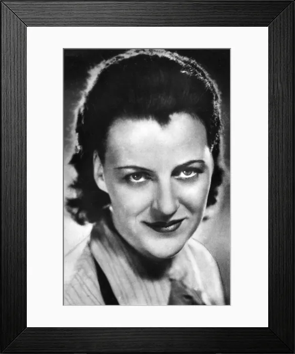 Framed Print : Gracie Fields / Radio Pics Framed Print : Gracie Fields / Radio Pics