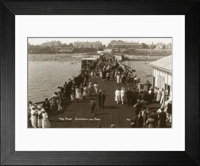 Framed Print : Clacton Pier (2) Framed Print : Clacton Pier (2)