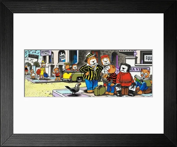 Framed Print : Teddy bears looking for accomodation Framed Print : Teddy bears looking for accomodation