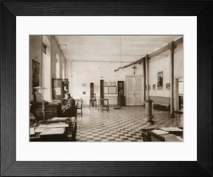 Framed Print : Laboratory of the Anthropological Service at Merxplas Labour Framed Print : Laboratory of the Anthropological Service at Merxplas Labour