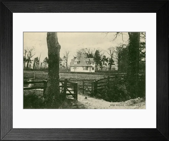 Framed Print : Garden City, New Villas Framed Print : Garden City, New Villas