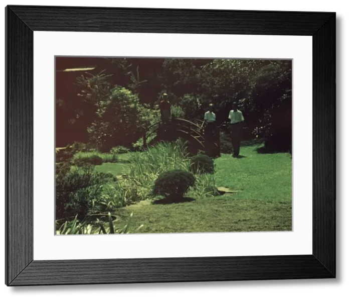 Framed Print : Tokyo Imperial Hotel garden - Japan Framed Print : Tokyo Imperial Hotel garden - Japan