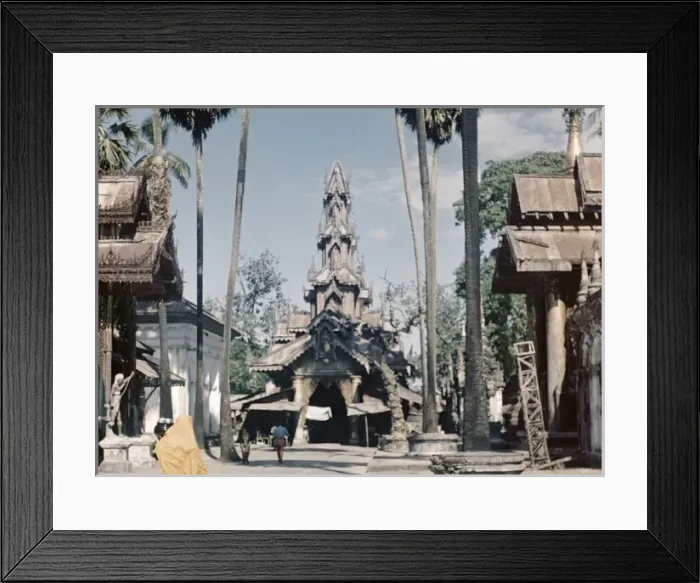 Framed Print : Shwedagon Pagopda - Rangoon Framed Print : Shwedagon Pagopda - Rangoon