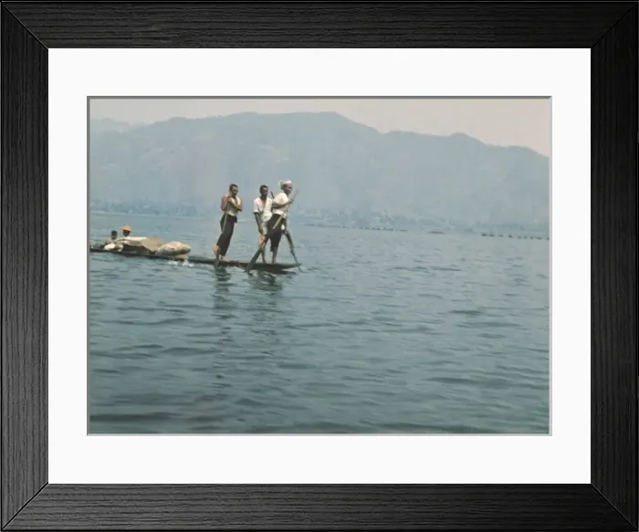 Framed Print : Leg rowers - Inle Lake Framed Print : Leg rowers - Inle Lake
