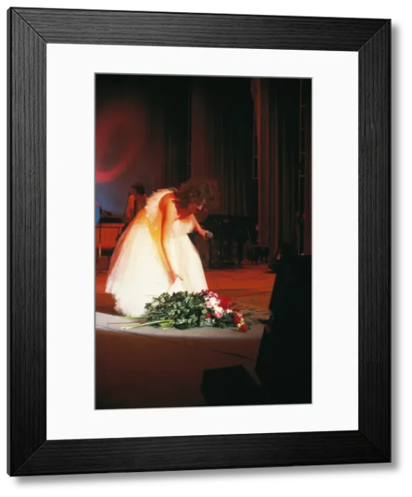 Framed Print : PUGACHOVA, Alla (1949) Framed Print : PUGACHOVA, Alla (1949)