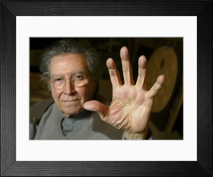 Framed Print : TAPIES, Antoni (1923-2012). Spanish Catalan painter Framed Print : TAPIES, Antoni (1923-2012). Spanish Catalan painter