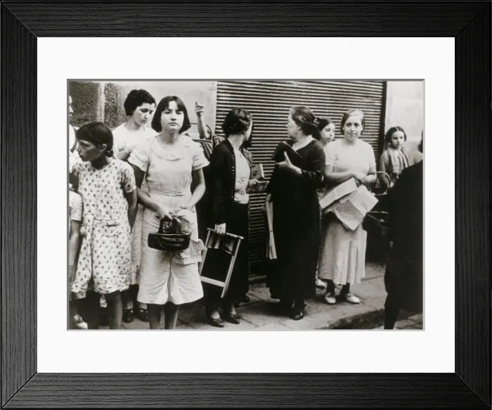 Framed Print : Spain. Post-war. Queu to obtain supplies. Photography Framed Print : Spain. Post-war. Queu to obtain supplies. Photography