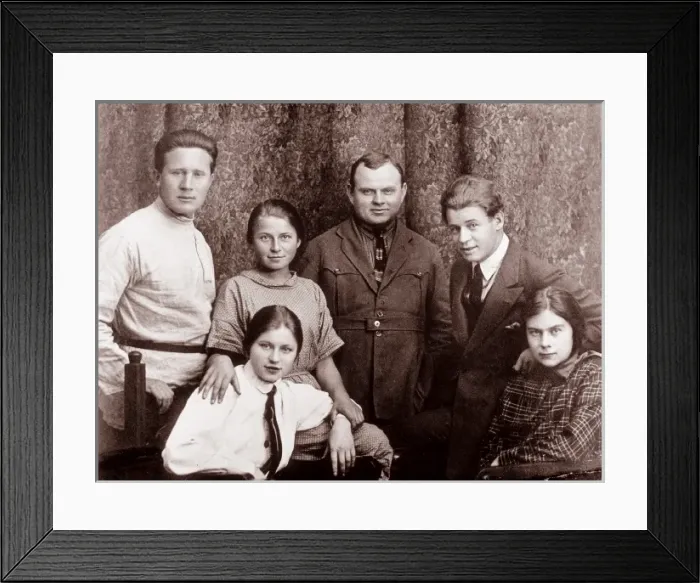 Framed Print : ESENIN, Serguei Aleksandrovich (1895-1925) Framed Print : ESENIN, Serguei Aleksandrovich (1895-1925)