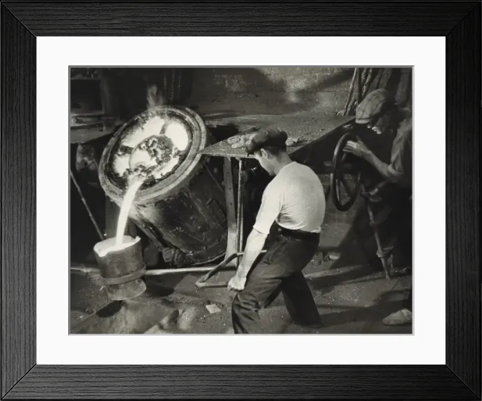 Framed Print : Spain. Civil War. War Industry. Spanish-Swiss factory in Barcelona (octubre de 1936) Framed Print : Spain. Civil War. War Industry. Spanish-Swiss factory in Barcelona (octubre de 1936)