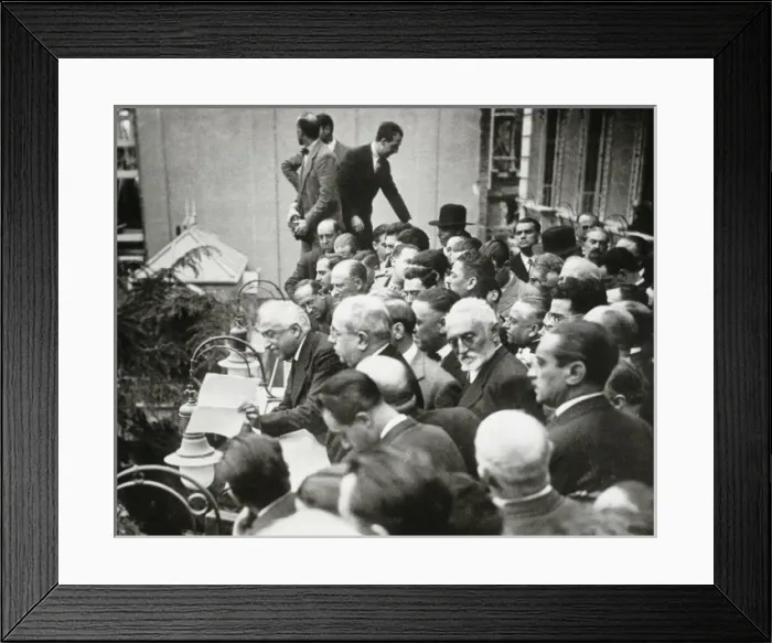 Framed Print : Spain. Second Republic (1st May 1931). President Niceto Alcal Zamora talks to a mass Framed Print : Spain. Second Republic (1st May 1931). President Niceto Alcal Zamora talks to a mass