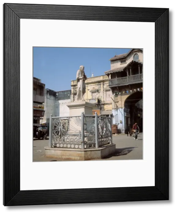 Framed Print : GANDHI, Mohandas Karamchand, called Mahatma (1869-1948) Framed Print : GANDHI, Mohandas Karamchand, called Mahatma (1869-1948)