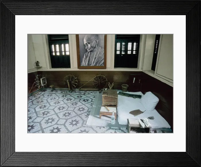 Framed Print : GANDHI, Mohandas Karamchand, called Mahatma (1869-1948) Framed Print : GANDHI, Mohandas Karamchand, called Mahatma (1869-1948)