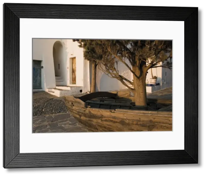 Framed Print : SPAIN. CATALONIA. GERONA. Cadaqu鳮Boat Framed Print : SPAIN. CATALONIA. GERONA. Cadaqu鳮Boat