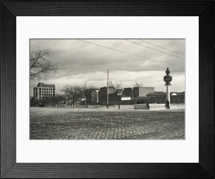 Framed Print : SPAIN. Madrid. Spain (1920). Madrid. Corner R Framed Print : SPAIN. Madrid. Spain (1920). Madrid. Corner R