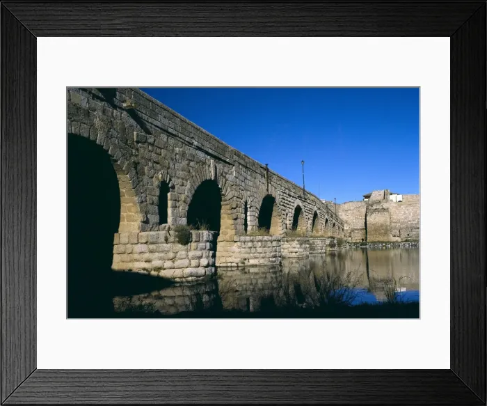 Framed Print : SPAIN. EXTREMADURA. BADAJOZ. M鲩da. Roman bridge Framed Print : SPAIN. EXTREMADURA. BADAJOZ. M鲩da. Roman bridge