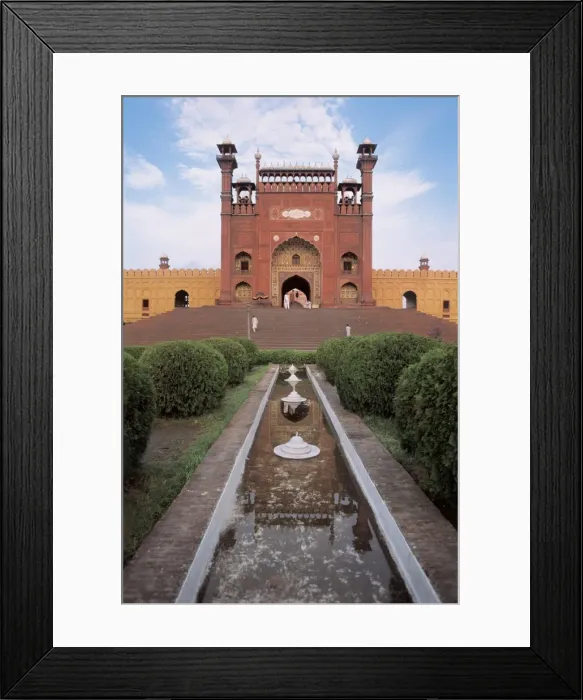 Framed Print : Badshahi Mosque. 1674. PAKISTAN. PUNJAB. Lahore Framed Print : Badshahi Mosque. 1674. PAKISTAN. PUNJAB. Lahore