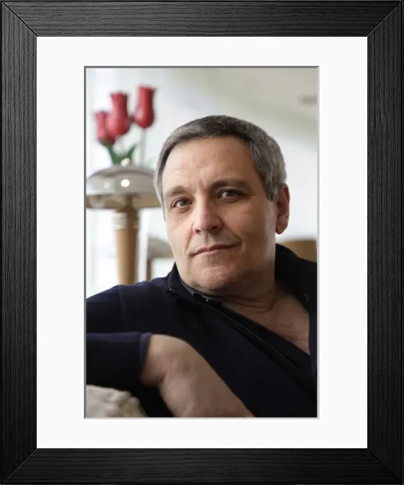Framed Print : GIOVANNI, Maurizio de (1958). Italian writer Framed Print : GIOVANNI, Maurizio de (1958). Italian writer
