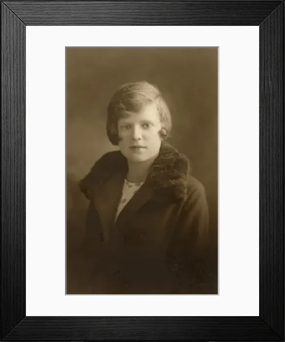 Framed Print : Woman wearing coat with fur-trimmed collar Framed Print : Woman wearing coat with fur-trimmed collar