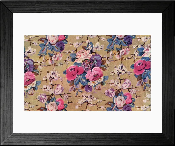 Framed Print : Printed linen depicting a bouquet of roses Framed Print : Printed linen depicting a bouquet of roses