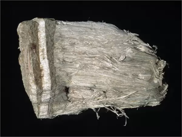 Tremolite asbestos from France