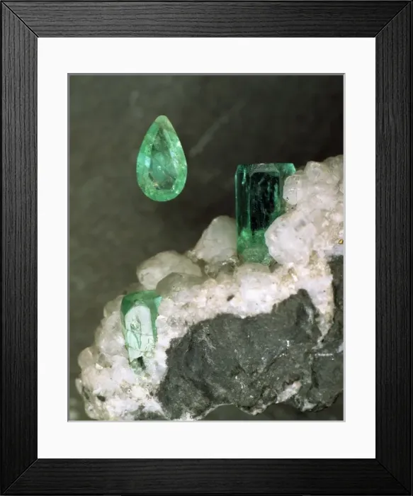 Framed Print : Emerald, a variety of beryl Framed Print : Emerald, a variety of beryl