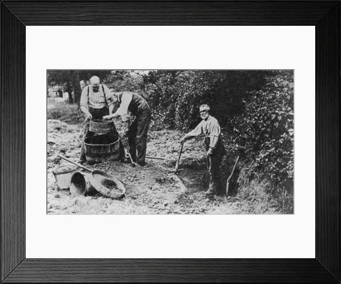 Framed Print : Excavations at Piltdown circa 1913 Framed Print : Excavations at Piltdown circa 1913