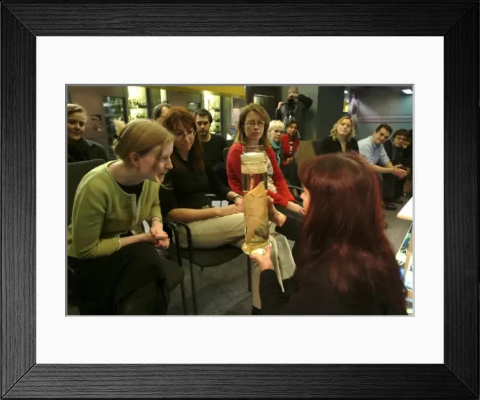 Framed Print : Darwin Centre Live Presentation Framed Print : Darwin Centre Live Presentation