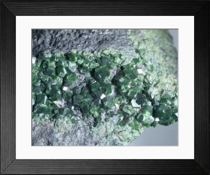 Framed Print : Uvarovite garnet Framed Print : Uvarovite garnet