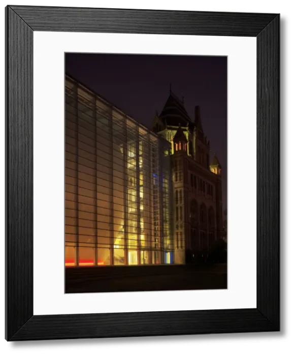 Framed Print : The Darwin Centre at the Natural History Museum, London Framed Print : The Darwin Centre at the Natural History Museum, London