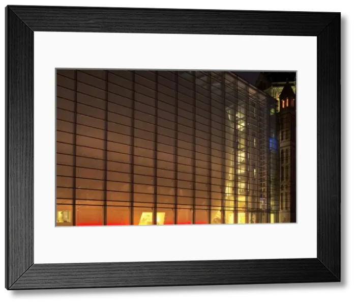 Framed Print : The Darwin Centre at the Natural History Museum, London Framed Print : The Darwin Centre at the Natural History Museum, London