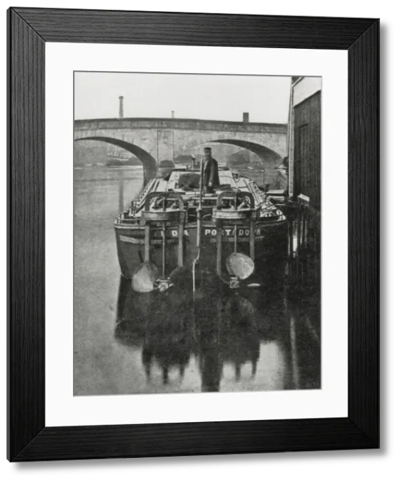 Framed Print : Stern view of ?Hilda?, showing canal-boat propellers Framed Print : Stern view of ?Hilda?, showing canal-boat propellers
